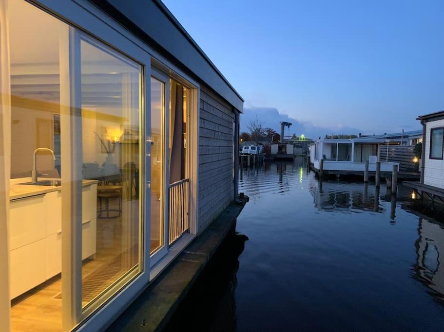 Quiet Waterloft Near Amsterdam And Schiphol Ws17 Hotel Алсмер Екстериор снимка